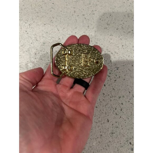 W USA - Oval Belt Buckle With Silvertone Eagle in Flight Surrounded - Picture 2 of 2